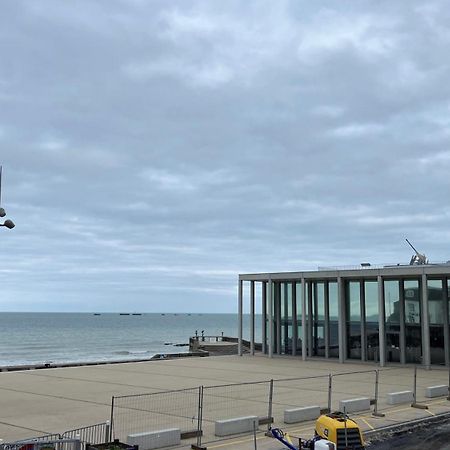 Appartement 3 Pieces Bord De Mer Place Du 6 Juin アロマンシュ・レ・バン エクステリア 写真
